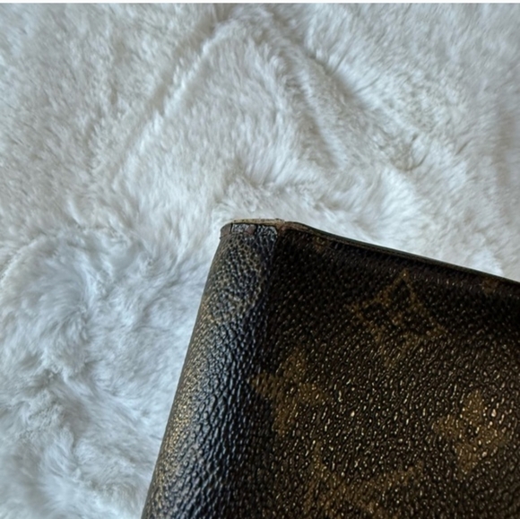 Louis Vuitton Monogram Long Wallet - Picture 9 of 13